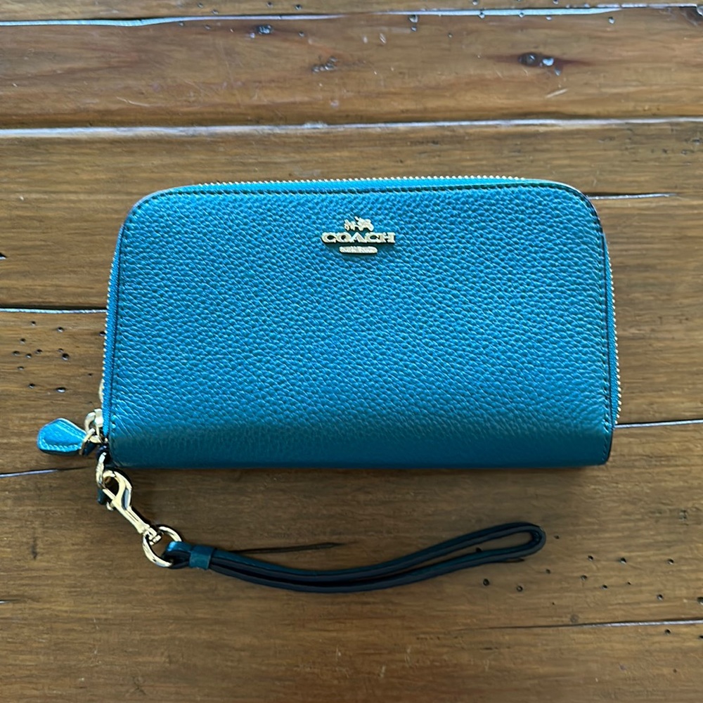 Coach …. BEAUTIFUL Fall color Deep Teal Cross grain leather